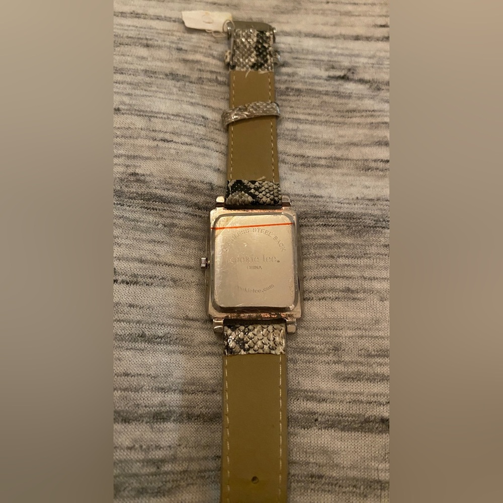 Cookie Lee Quartz Crystal Bezel Ladies Watch. - Picture 5 of 7